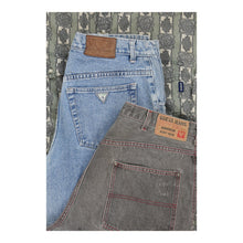 Load image into Gallery viewer, 90s American Brand Mix (£18 / KG) - Vintage Wholesale
