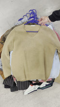 Load and play video in Gallery viewer, Womens Designer Mix (£40 / KG) - Vintage Wholesale
