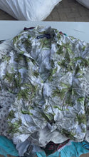 Load and play video in Gallery viewer, Hawaiian Shirts (£12 / KG) - Vintage Wholesale
