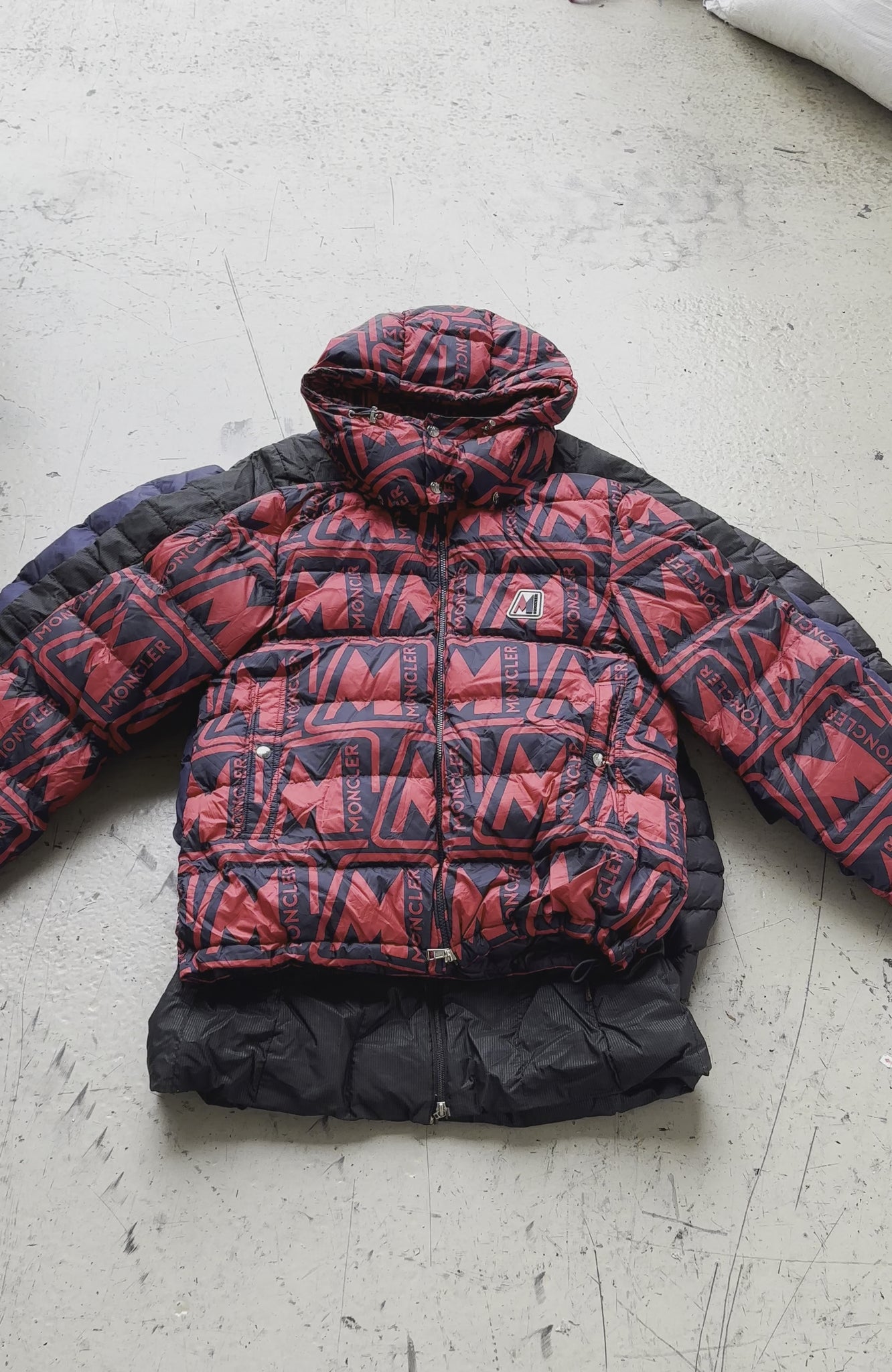 Moncler Jackets 90 Piece Vintage Wholesale